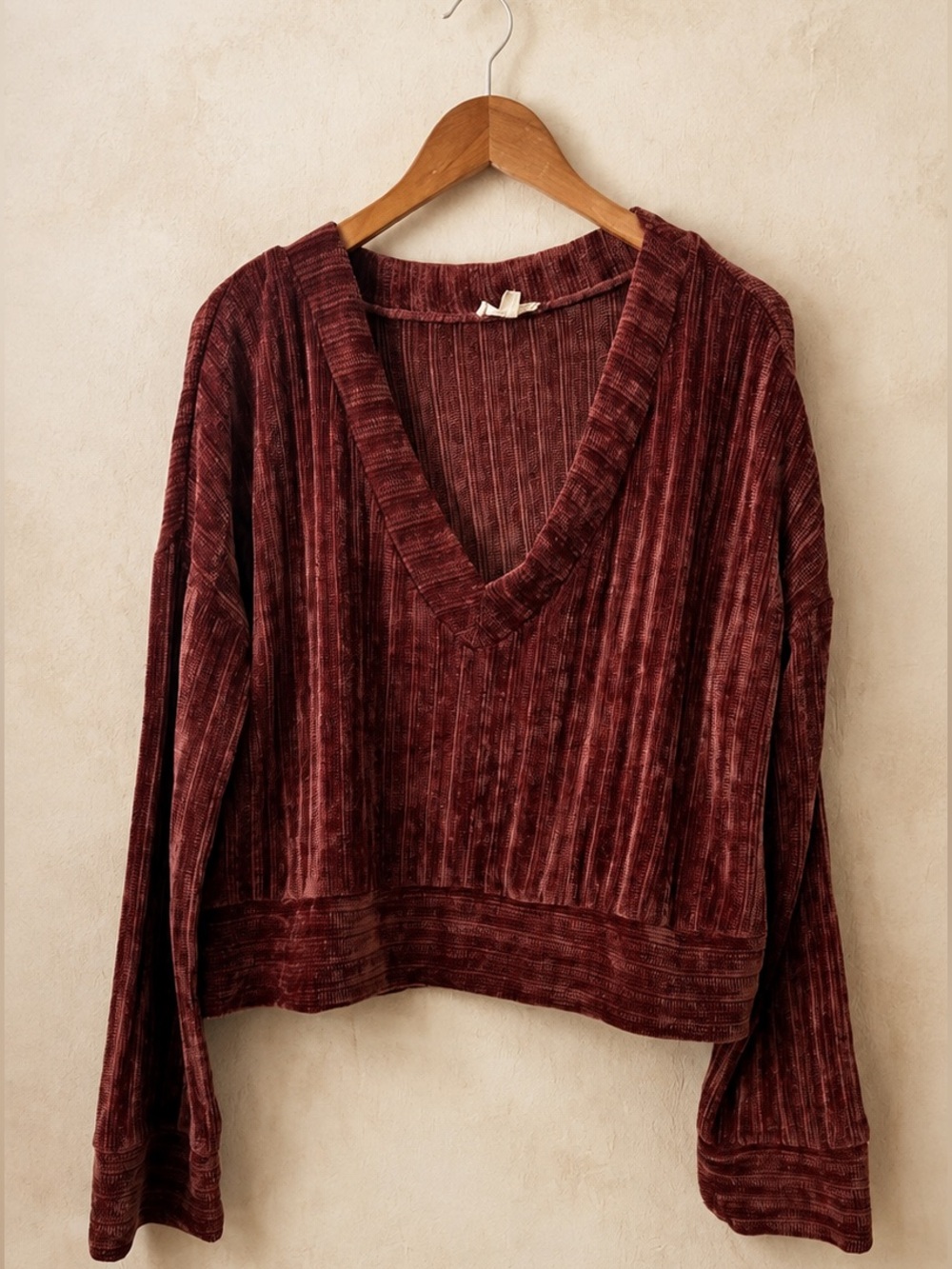 entro Ribbed V-Neck Chenille Sweater in Rust